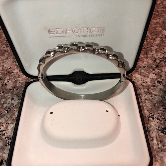 Eforce Stainless Steel Hinged Bracelet. - Picture 1 of 3